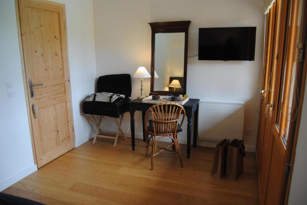 La Maison Du Las Saint-Jean-d'Illac Zimmer foto